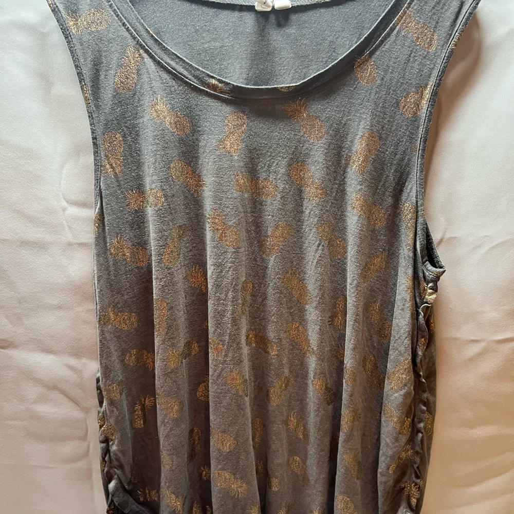 Boho Gray Pineapple Print Sleeveless Tank Top | Ruched Side Detail - Picture 2 of 8